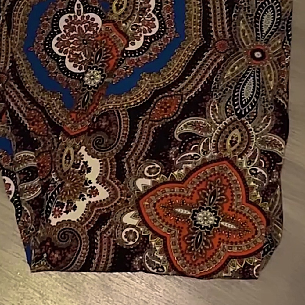 6/$25 Patterned trousers - Picture 4 of 5